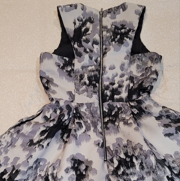 H&M Dress Gray & Black Design - Picture 2 of 4